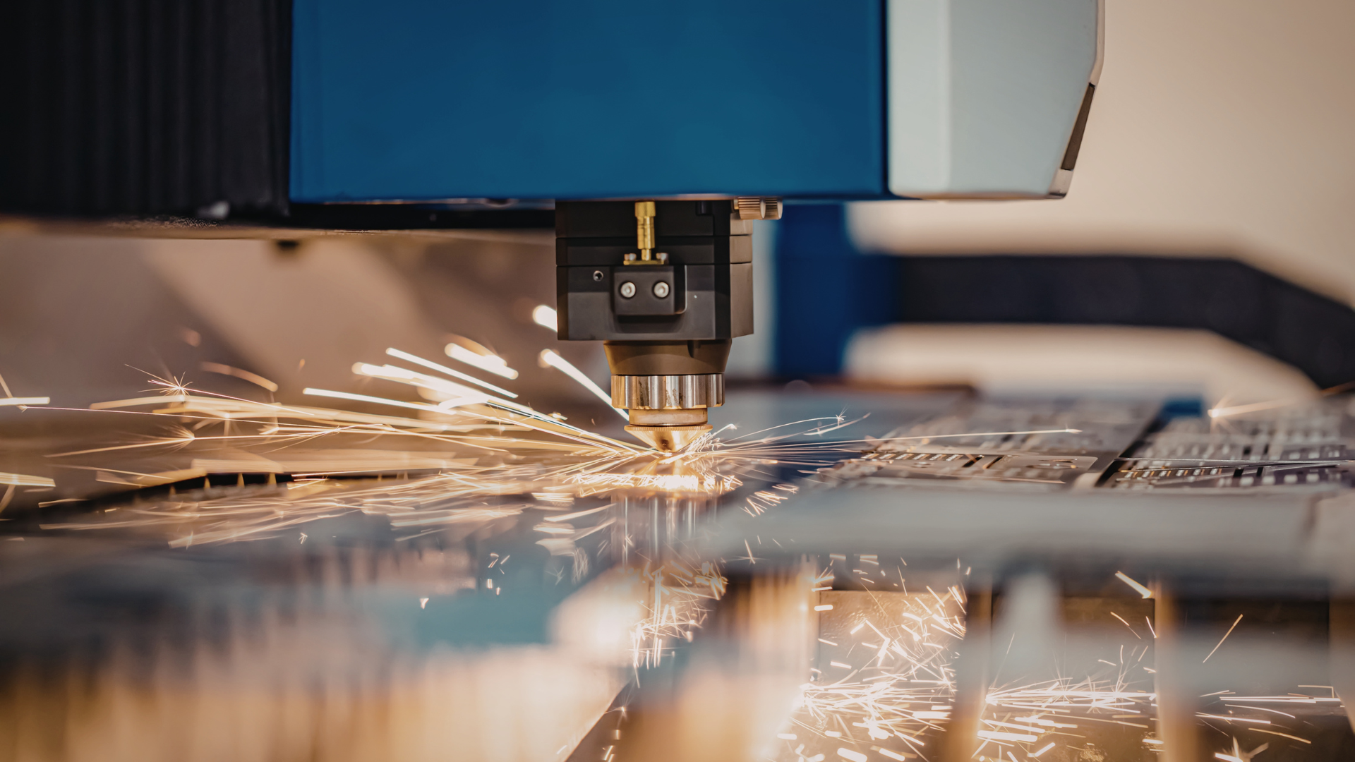 Custom Sheet Metal Fabrication vs Stamping